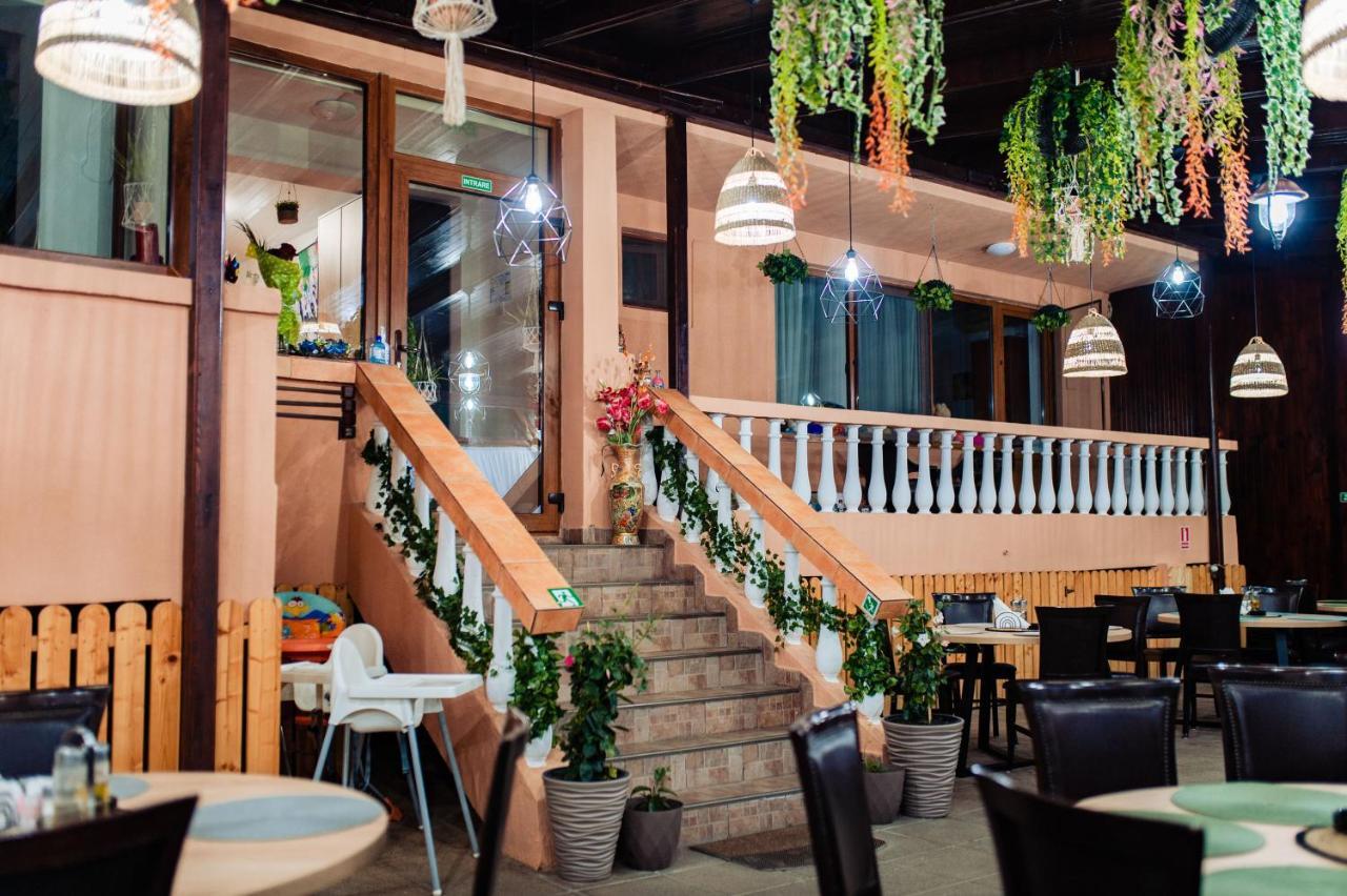 Hotel Roxy & Maryo- Restaurant -Terasa- Loc De Joaca Pentru Copii -Parcare Gratuita Eforie Nord Exteriör bild